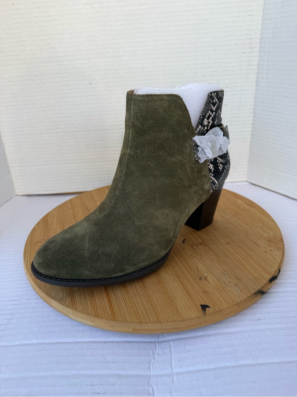 Vionic NAOMI Ankle Booties Women 9.5 Olive Green Suede Snake Print Boots Heels